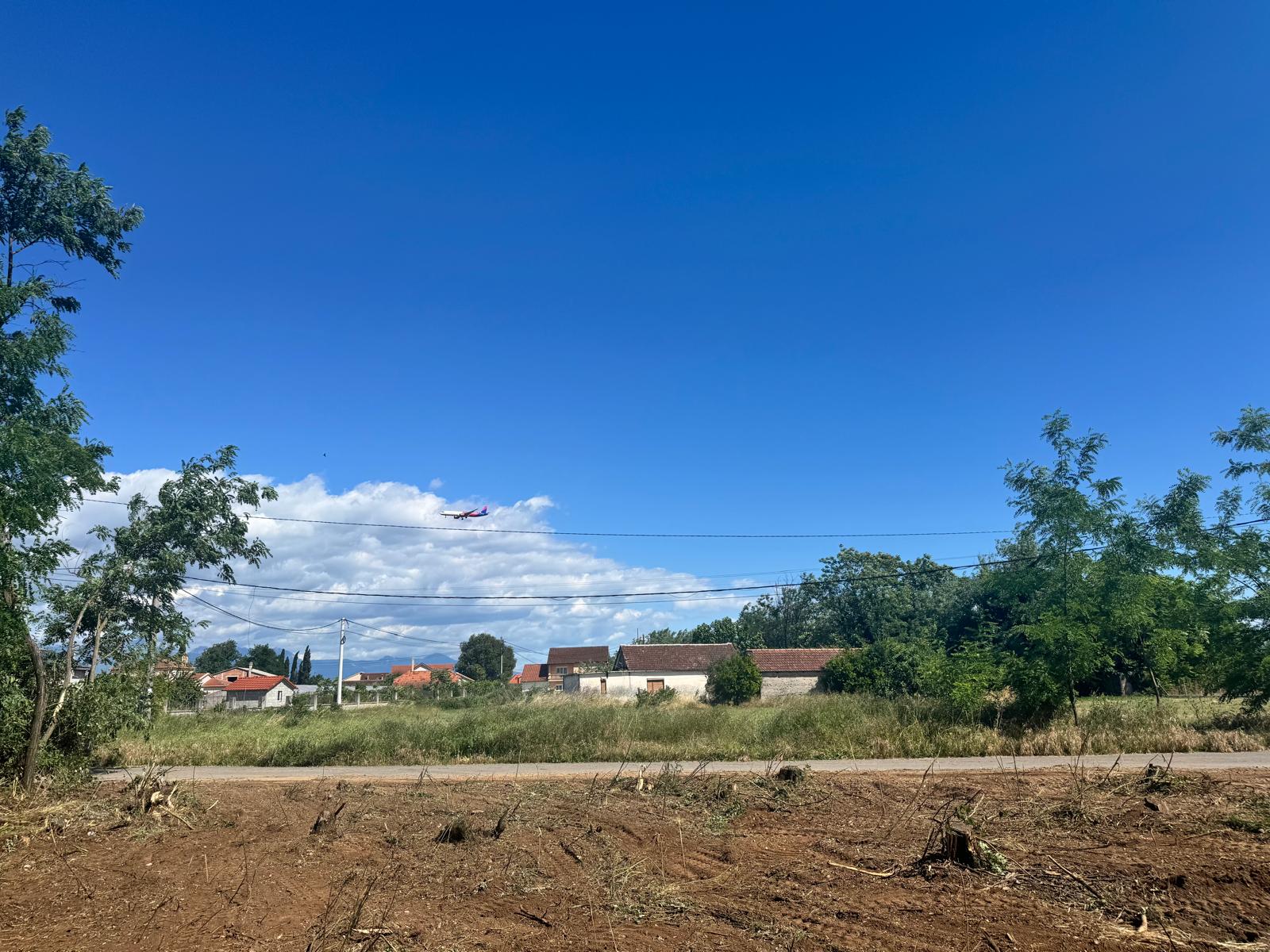 Land 1000m2 for sale in Golubovci, Zeta