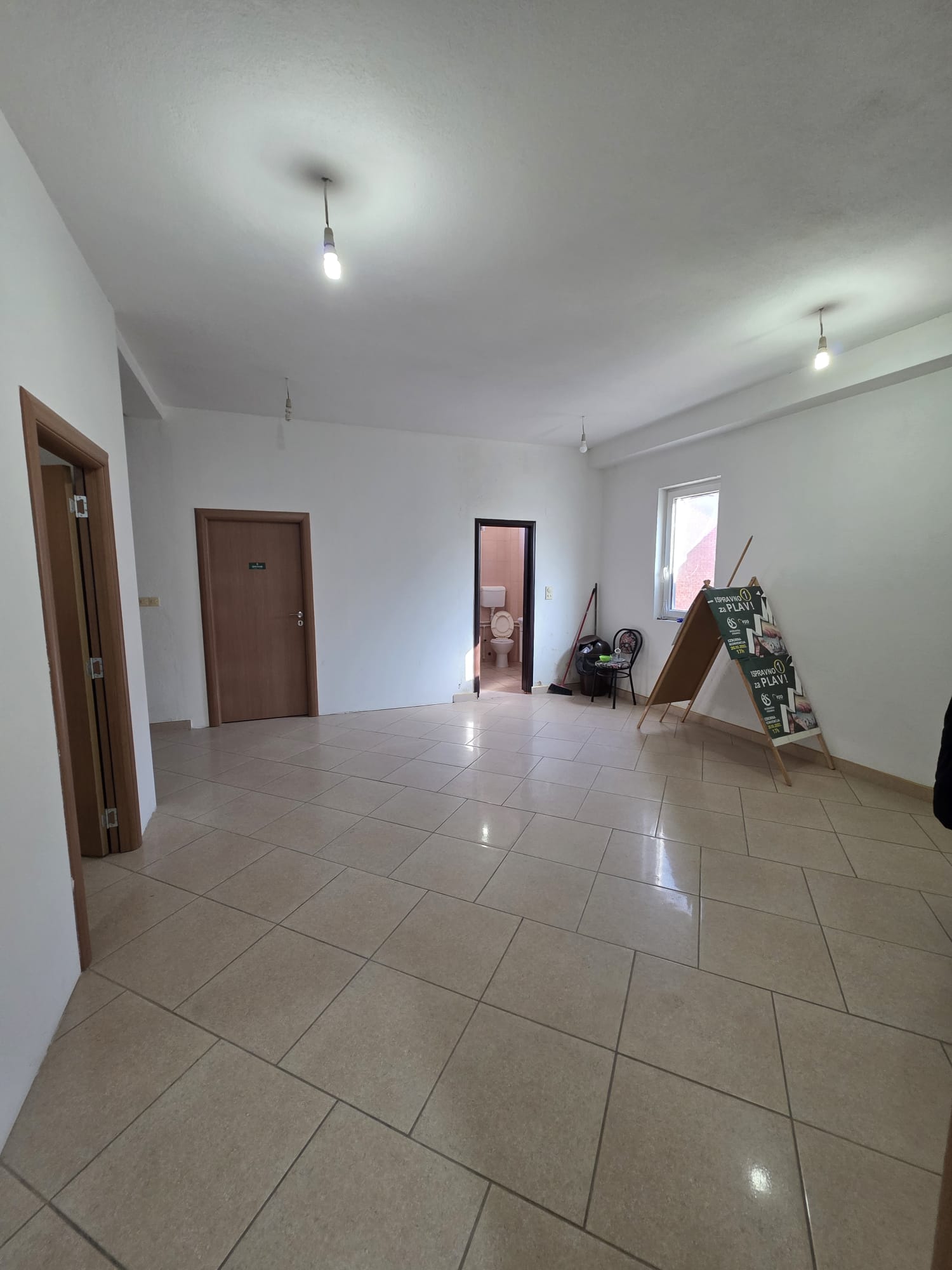 Commercial space for sale 209m2 in Plav