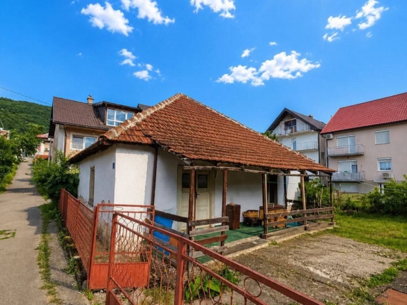 Old house of 80m2 for sale in Plav